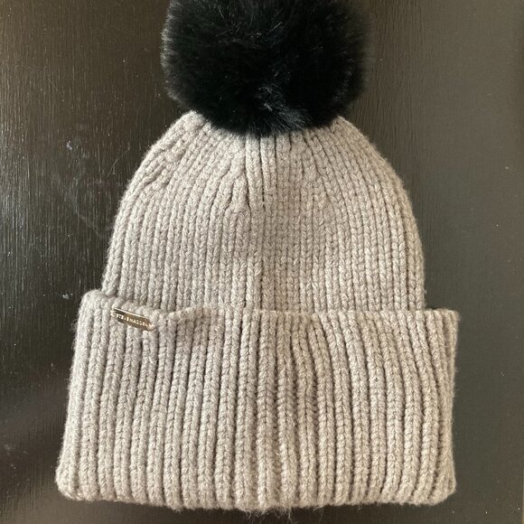 Steve Madden Ribbed Pom Pom Beanie - Gray Knit Beanie Black Pom -Womens One Size - Picture 1 of 5